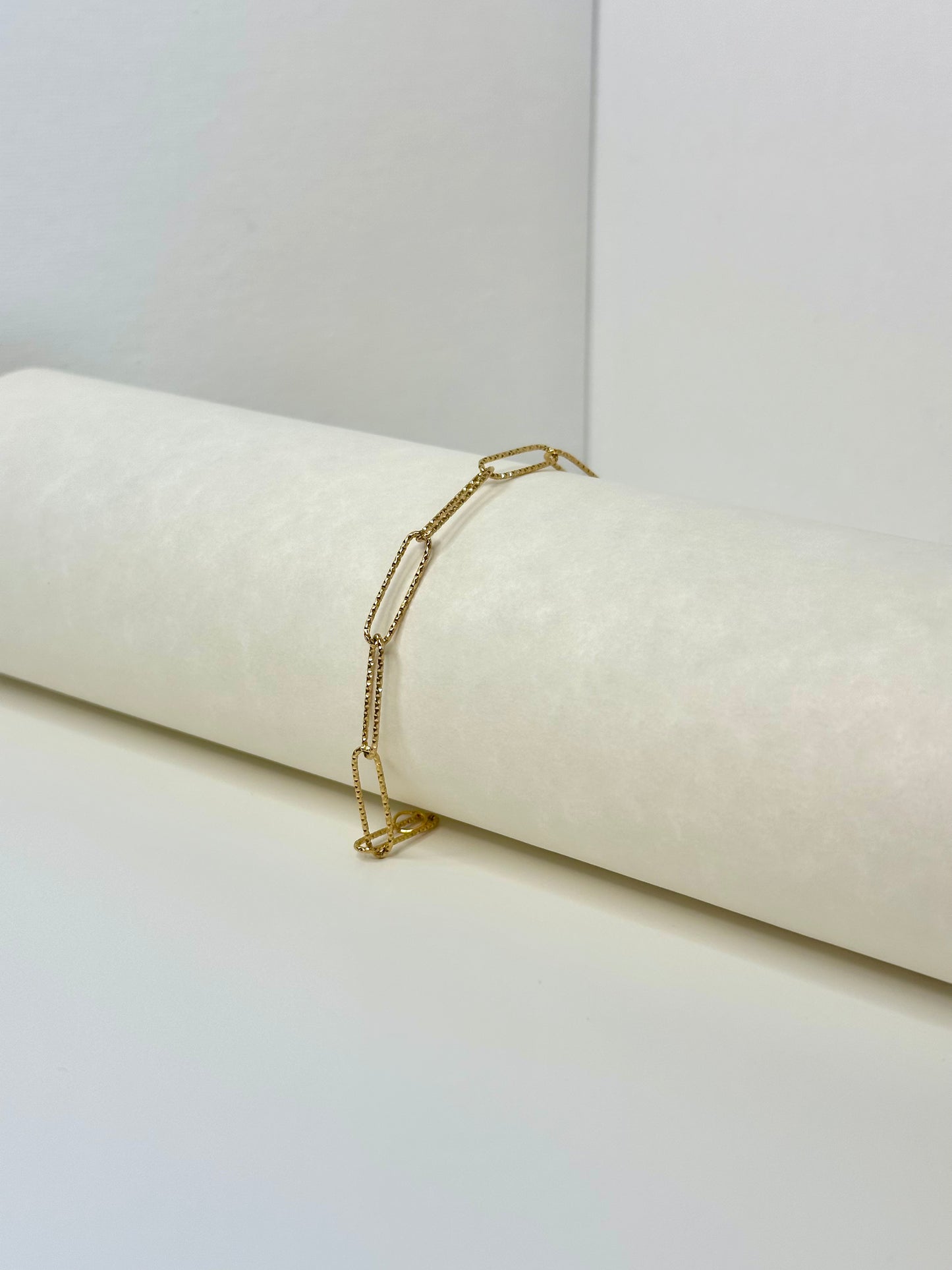 Embossed Paperclip Chain Bracelet